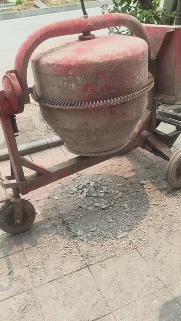 Máy trộn bê tông Nửa bao xi măng Đỏ. Mua bán Đồ chuyên dụng, Giống nuôi trồng tại Quận Long Biên Hà Nội được đăng bởi ĐiệnMáyQuangHà hình 1