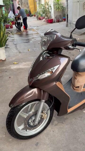 SYM Shark 125cc Nâu BSTP nguyên thuỷ 99% đẹp. Mua bán Xe máy tại Quận Bình Tân Tp Hồ Chí Minh được đăng bởi Cửa Hàng Xe Máy Gia Kiệt hình 1