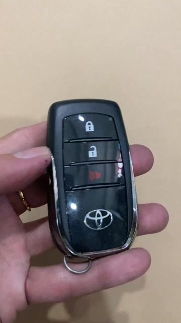 Chìa khóa ô tô Toyota Hilux Đen. Mua bán Phụ tùng xe tại Quận 12 Tp Hồ Chí Minh được đăng bởi NƯỚC LÀM MÁT Ô TÔ BIGCOOL hình 1