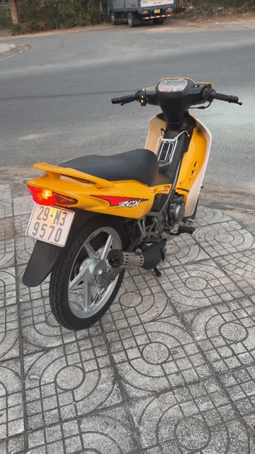 Suzuki 2003 RGX Đăng ký thật do công an cấp 35tr. Mua bán Xe máy tại Huyện Thanh Trì Hà Nội được đăng bởi Hien hình 1