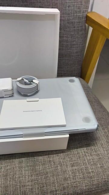 Apple MacBook Air M4 13 inch 16GB/256GB Mới. Mua bán Laptop tại Quận Ngũ Hành Sơn Đà Nẵng được đăng bởi Anh L hình 1