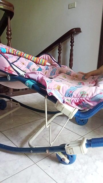 Nôi 4 nhún đa năng Autoru . Mua bán Mẹ và bé tại Quận Liên Chiểu Đà Nẵng được đăng bởi Đồ Thanh Lý 2hand hình 1