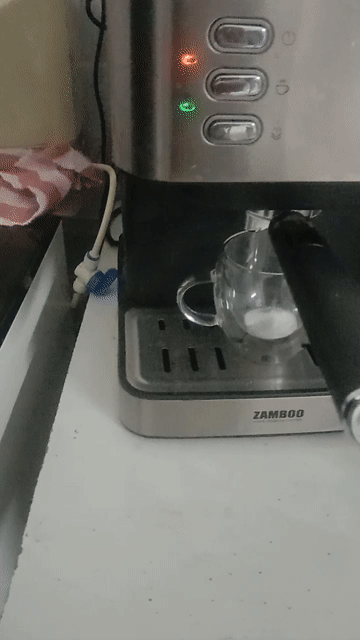 máy pha+ máy xay cà phê . Mua bán Bếp, lò, đồ điện nhà bếp tại Huyện Bình Chánh Tp Hồ Chí Minh được đăng bởi Anh Năm 60 tuổi  hình 1