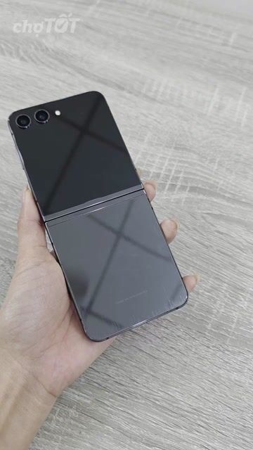 Samsung Z Flip 5 512GB Đen. Mua bán Điện thoại tại Quận Gò Vấp Tp Hồ Chí Minh được đăng bởi KGPHONE  Điện Thoại Di Động giá tốt  hình 1