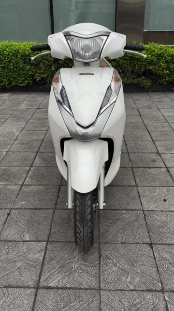 Honda Lead 2017 màu Trắng. Mua bán Xe máy tại Thành phố Nam Định Nam Định được đăng bởi Bảo Nhi Trần hình 1