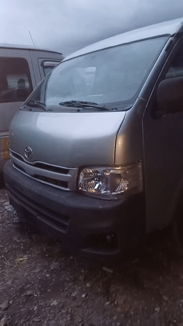 Toyota Hiace Van 3 chỗ 2011 Sàn Xám. Mua bán Xe tải, xe ben tại Quận Bình Tân Tp Hồ Chí Minh được đăng bởi  LộcPhát hình 1