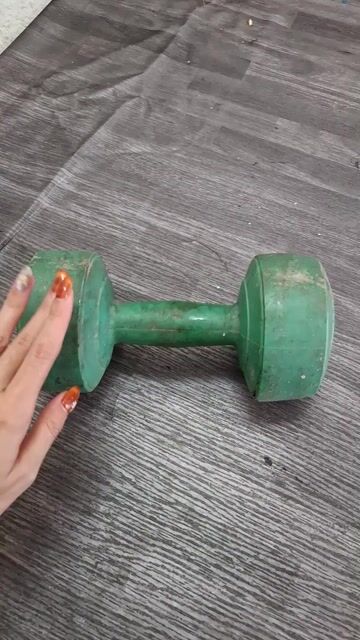 Em cần thanh lý Tạ tay nhựa xanh lá cũ ở Q10 TPHCM. Mua bán Đồ thể thao, Dã ngoại tại Quận 10 Tp Hồ Chí Minh được đăng bởi Thư Nguyễn hình 1