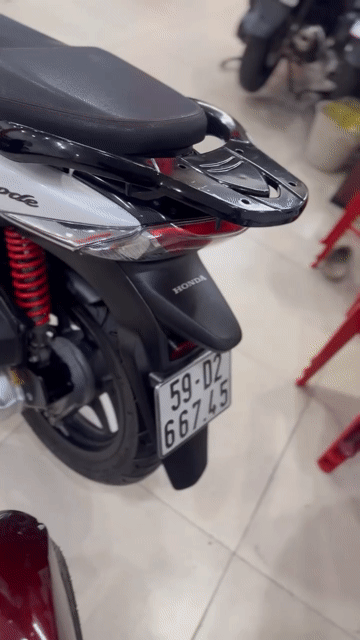 Honda SH Mode 2018 Trắng Đen Sport.BSTP.Khoá Makey. Mua bán Xe máy tại Quận 6 Tp Hồ Chí Minh được đăng bởi Cửa Hàng Xe Máy Hoà Bùi hình 1