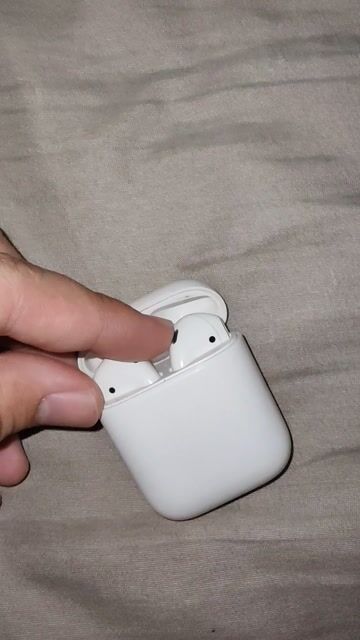 Tai nghe Apple AirPods 2 Trắng. Mua bán Tivi, Âm thanh tại Quận 3 Tp Hồ Chí Minh được đăng bởi Nguyễn Nhân hình 1