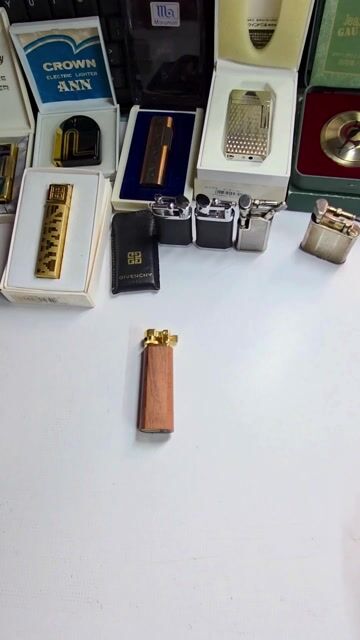 Bật lửa đầu búa mạ vàng ốp gỗ Japan. Mua bán Đồ sưu tầm, đồ cổ tại Thành phố Nam Định Nam Định được đăng bởi Thanh Dzuy hình 1