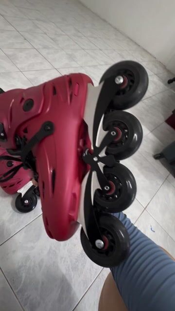 Giày trượt patin Alcon Đỏ size 39 Mới 100%. Mua bán Đồ thể thao, Dã ngoại tại Quận Liên Chiểu Đà Nẵng được đăng bởi Do Thi Thu Trang hình 1