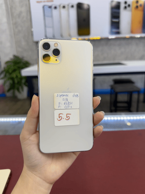Apple iPhone 11 Pro Max 64GB Trắng. Mua bán Điện thoại tại Thành phố Thủ Dầu Một Bình Dương được đăng bởi Phong Le hình 1