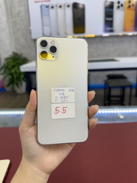 Apple iPhone 11 Pro Max 64GB Trắng. Mua bán Điện thoại tại Thành phố Thủ Dầu Một Bình Dương được đăng bởi Phong Le hình 1
