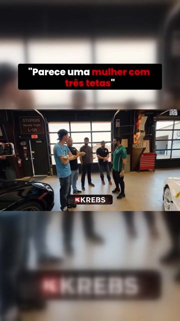 "Parece uma mulher com três tetas"