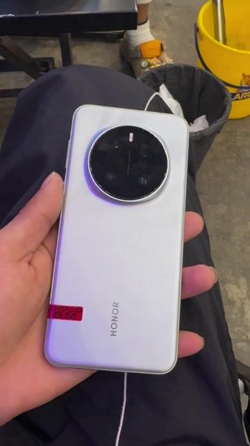 Honor Magic 7 Pro Trắng. Mua bán Điện thoại tại Quận Liên Chiểu Đà Nẵng được đăng bởi tran quoc hình 1