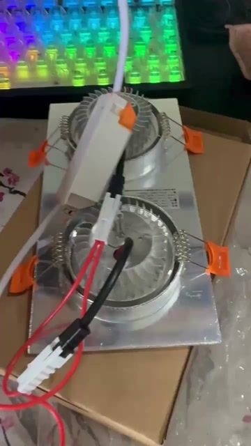 Đèn Downlight Bạc Hợp kim Trắng ấm 2x3W. Mua bán Đèn tại Thành phố Dĩ An Bình Dương được đăng bởi hàng mới thanh lý 1 nữa giá hình 1
