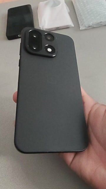 OnePlus 15 12GB/256GB Đen có GL. Mua bán Điện thoại tại Thành phố Thủ Đức Tp Hồ Chí Minh được đăng bởi AVG Mobile hình 1