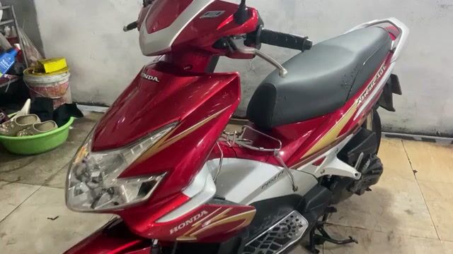 Honda Air Blade FI 2010 Đỏ. Mua bán Xe máy tại Thành phố Dĩ An Bình Dương được đăng bởi Cửa Hàng Xe Máy Huy Khoa  hình 1