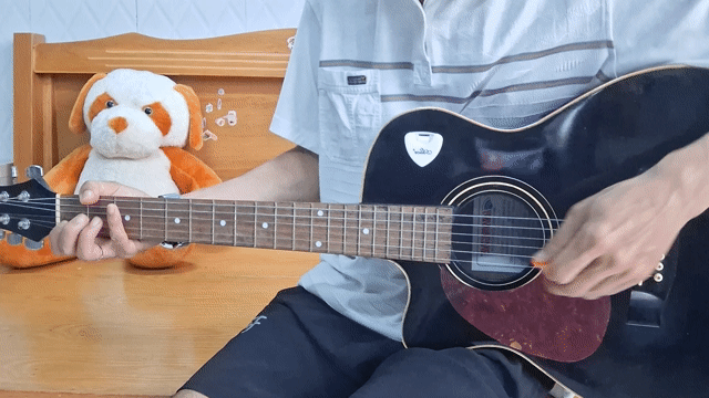Đàn Guitar Gỗ màu Đen. Mua bán Nhạc cụ tại Huyện Nhà Bè Tp Hồ Chí Minh được đăng bởi MinhKhang hình 1