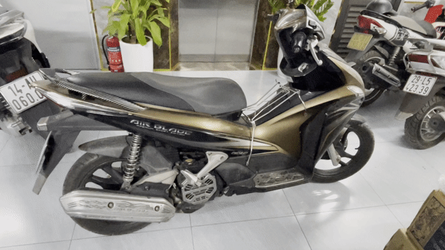 Honda Airblade 110cc 2012 Nâu đen. Mua bán Xe máy tại Quận Bắc Từ Liêm Hà Nội được đăng bởi Hoàng Báu hình 1