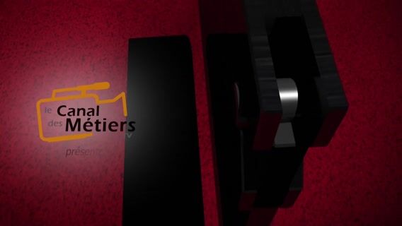 Pauline murmure à l'oreille des chevaux