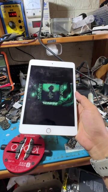 Apple iPad mini 4 32GB Vàng. Mua bán Máy tính bảng tại Thành phố Thủ Dầu Một Bình Dương được đăng bởi LUZY 249 hình 1