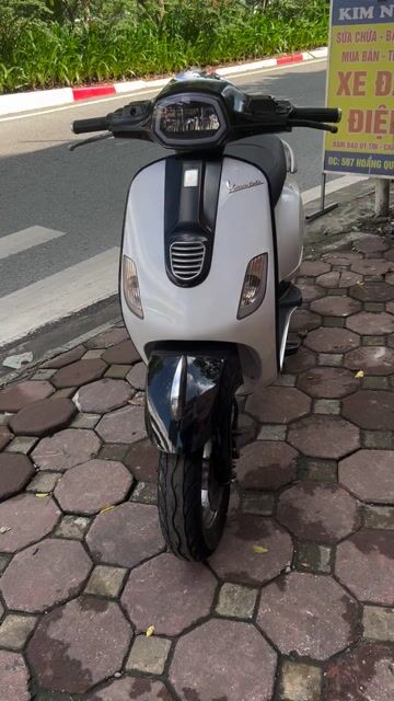 Xe điện Vespa JVC Đèn vuông đủ biển đăng kí. Mua bán Xe điện tại Quận Bắc Từ Liêm Hà Nội được đăng bởi Kim ngân hình 1