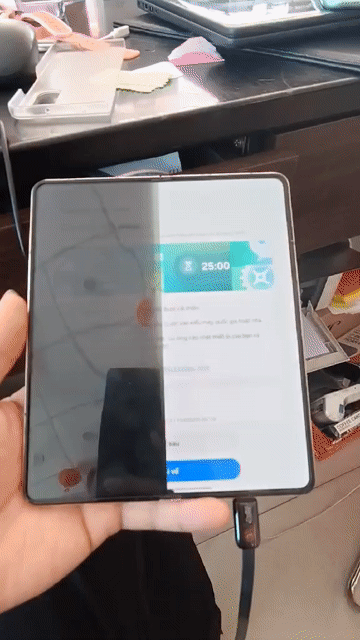 Samsung Z Fold 5 Trắng Lỗi màn hình. Mua bán Điện thoại tại Huyện Phú Tân An Giang được đăng bởi Huỳnh Bờm hình 1