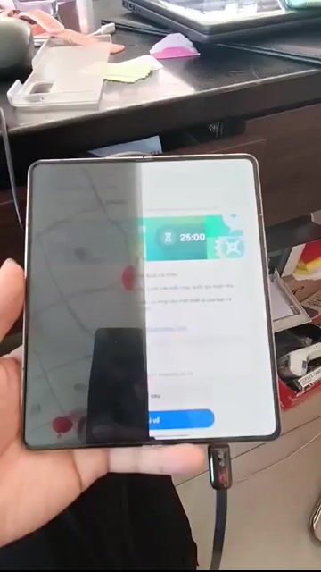 Samsung Z Fold 5 Trắng Lỗi màn hình. Mua bán Điện thoại tại Huyện Phú Tân An Giang được đăng bởi Huỳnh Bờm hình 1