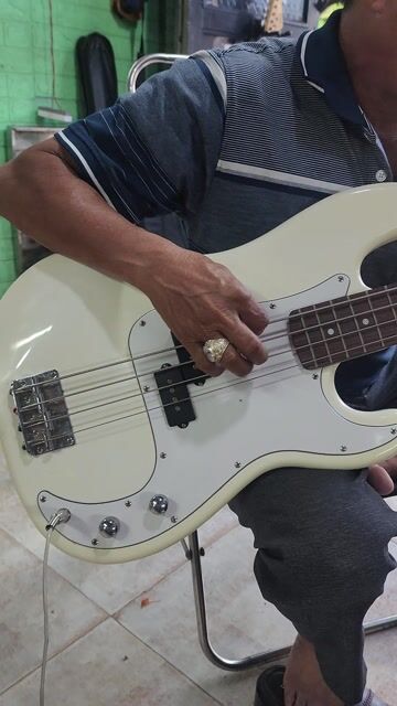 Đàn Guitar Bass nội địa Nhật đã qua sử dụng.. Mua bán Nhạc cụ tại Quận Tân Phú Tp Hồ Chí Minh được đăng bởi Tổng Kho Guitar Nhật  Đầm Sen hình 1