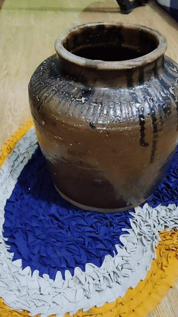 Hủ gốm nâu xưa củ . Mua bán Đồ sưu tầm, đồ cổ tại Huyện Phong Điền Cần Thơ được đăng bởi Gà Đổ Nhà Tuấn Đạt hình 1