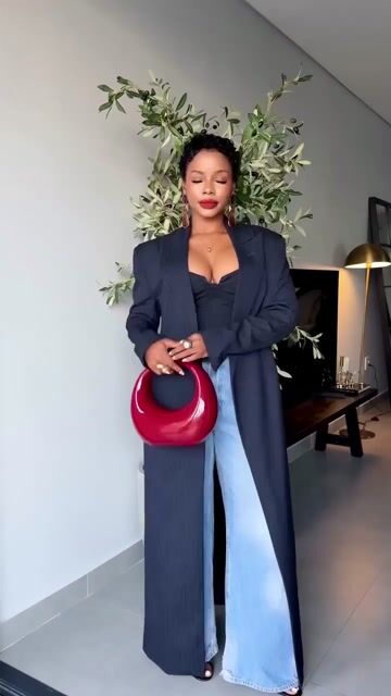 Zara Blue Denim Ripped Knee Jeans – Size 36 | Like New | Cas