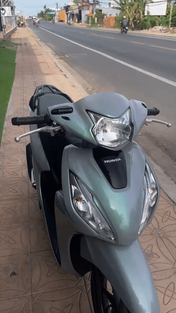 Honda Vision 2024 Xám 1000 km. Mua bán Xe máy tại Quận Ô Môn Cần Thơ được đăng bởi XE MÁY QUANG TRẦN chuyen bán xe trúng thưởng  hình 1