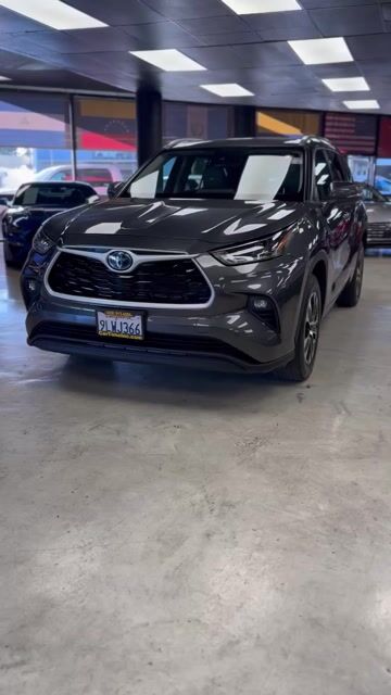 2020 Toyota Highlander video thumbnail