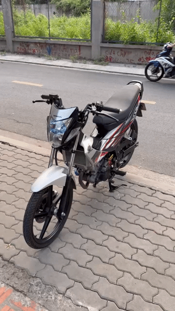 Honda Sonic 125 2005 Bạc. Mua bán Xe máy tại Thành phố Thủ Đức Tp Hồ Chí Minh được đăng bởi Hải Nam hình 1
