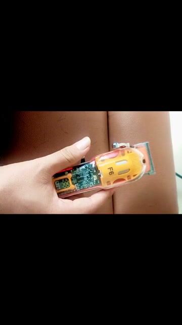 máy cắt tóc nam và chất viền. Mua bán Nội thất, đồ gia dụng khác tại Huyện Bến Lức Long An được đăng bởi Mành vui vẻ  hình 1