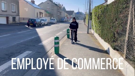 Kimmy découvre la vente