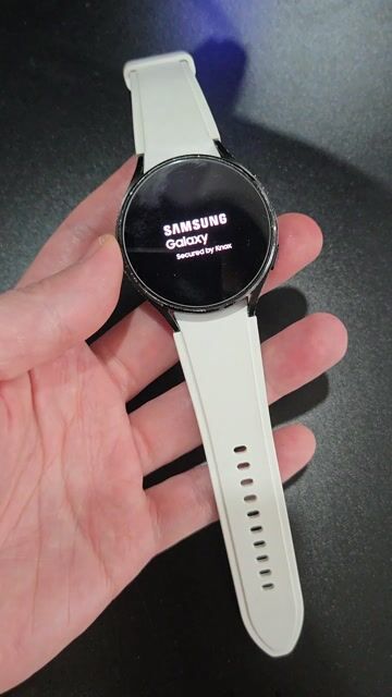 Samsung Galaxy Watch 4 40mm Trắng. Mua bán Thiết bị đeo thông minh tại Quận Hà Đông Hà Nội được đăng bởi Lyon Silver hình 1