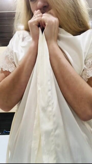 Model - SweetyBlonde squirt