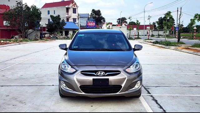 Huyndai Accent 2011 1.4 AT 1 chủ từ mới- 90000 km