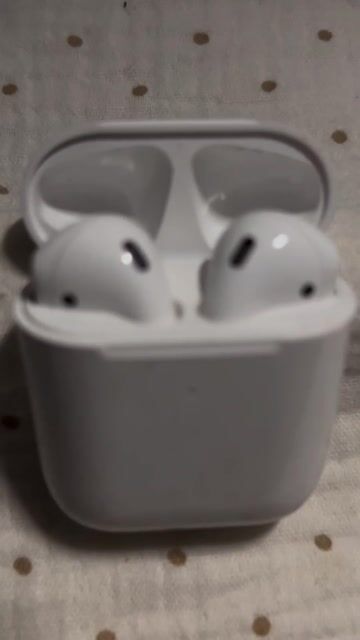 Apple AirPods 2 Trắng. Mua bán Tivi, Âm thanh tại Quận 8 Tp Hồ Chí Minh được đăng bởi Tín hình 1