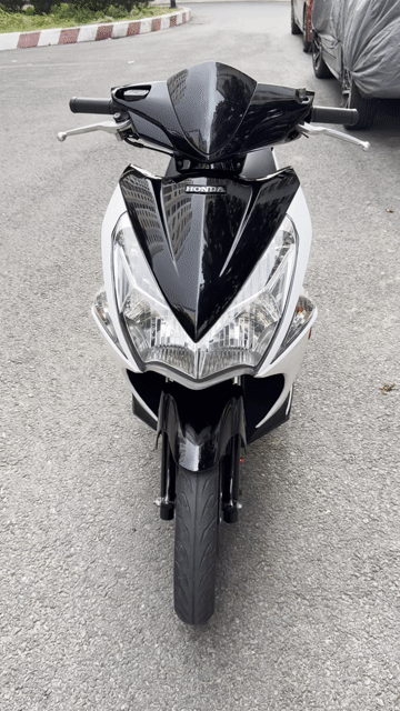 Honda Air Blade 2011 Trắng đen BSTP chính chủ. Mua bán Xe máy tại Quận 12 Tp Hồ Chí Minh được đăng bởi XE MÁY HẢI THANH hình 1
