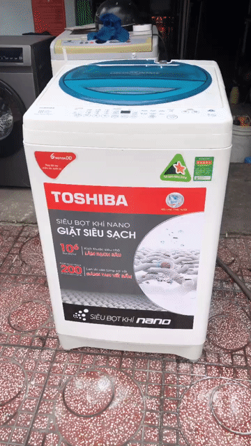 Máy giặt Toshiba 8kg cửa trên Trắng tiết kiệm điện. Mua bán Máy giặt tại Quận 7 Tp Hồ Chí Minh được đăng bởi Trần Hoa hình 1