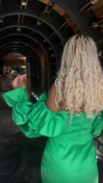 Green puff sleeve short dress