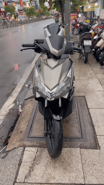 Honda Air Blade Thái Fi 2010 Nâu. Mua bán Xe máy tại Quận Tân Phú Tp Hồ Chí Minh được đăng bởi Tuanduy hình 1