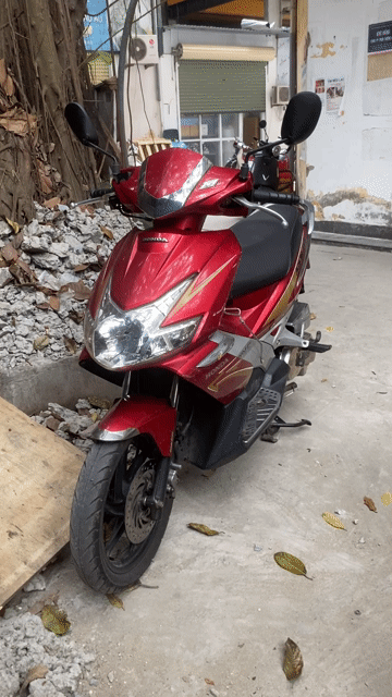 Honda Airblade 2011 Đỏ 60000 km. Mua bán Xe máy tại Quận Thanh Xuân Hà Nội được đăng bởi Dương Huy Hoàng hình 1