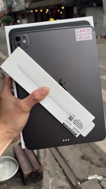 Apple iPad Pro M5 11 inch 256GB Xám Vn Sạc 55 lần. Mua bán Máy tính bảng tại Quận Đống Đa Hà Nội được đăng bởi Quý Hoàng hình 1