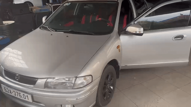 Mazda 323 màu Bạc. Mua bán Ô tô tại Thành phố Tân An Long An được đăng bởi Nguyễn Ngọc Thịnh hình 1