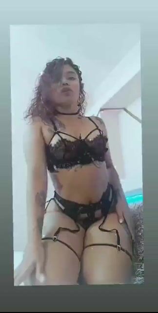 Model - Zoe Montini curvy