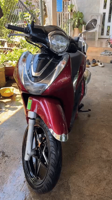 Honda SH Mode 2024 Đỏ. Mua bán Xe máy tại Quận 5 Tp Hồ Chí Minh được đăng bởi Hiep Le hình 1